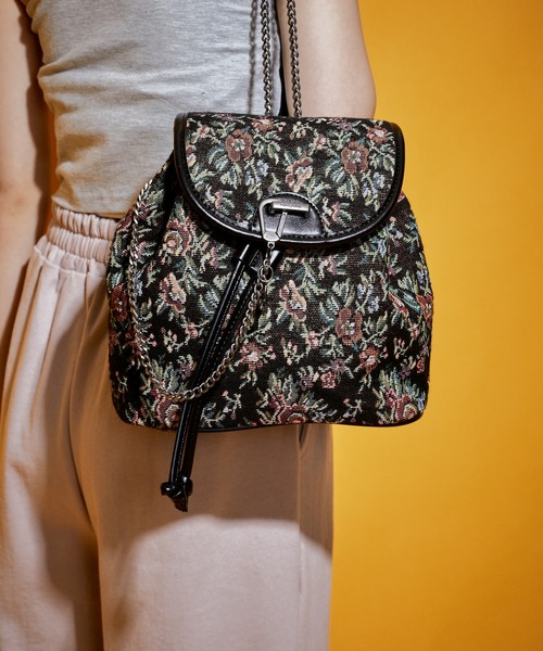 FANCY CLUB(ファンシークラブ)の「NASTY FANCY CLUB ネスティファンシークラブ CHAIN FLOWER BUCKET BACKPACK(バックパック/リュック・レディース・その他9・ONE SIZE)」の1枚目の写真