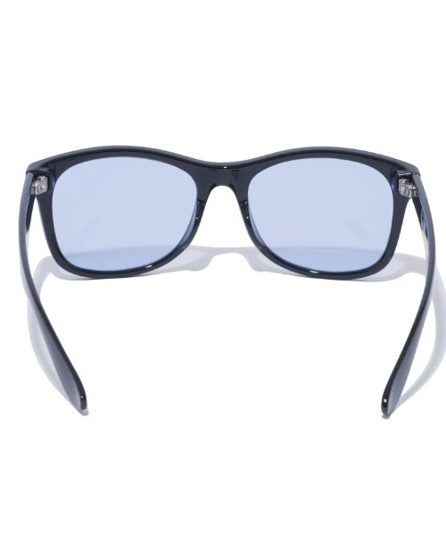 NEW ERA（ニューエラ）の「NEW ERA/ニューエラ サングラス スクエアラージレンズ シャイニーブラックフレーム ライトブルーレンズ 12674017（サングラス・メンズ・ブラック×ブルー・FREE）」の7枚目の写真