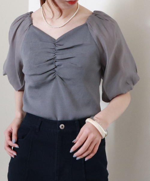 archives（アルシーヴ）の「フロントギャザーボリュームスリーブニットプルオーバー（Tシャツ/カットソー・レディース・アイボリー/ブルー/ベージュ/オフホワイト・MEDIUM）」の4枚目の写真