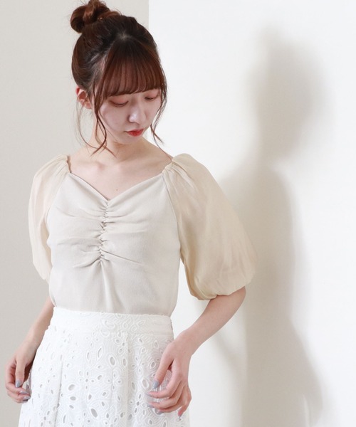 archives（アルシーヴ）の「フロントギャザーボリュームスリーブニットプルオーバー（Tシャツ/カットソー・レディース・アイボリー/ブルー/ベージュ/オフホワイト・MEDIUM）」の10枚目の写真