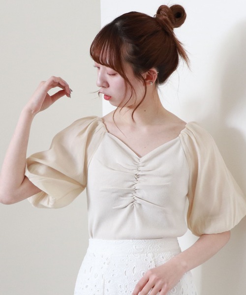 archives（アルシーヴ）の「フロントギャザーボリュームスリーブニットプルオーバー（Tシャツ/カットソー・レディース・アイボリー/ブルー/ベージュ/オフホワイト・MEDIUM）」の11枚目の写真