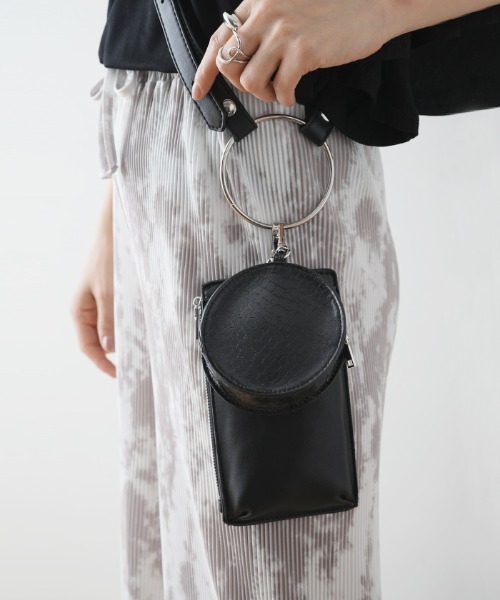 Futier land（フューティアランド）の「リングショルダーミニバッグ（ショルダーバッグ・レディース・アイボリー/ブラック/グレイッシュベージュ/オレンジ/ブルーグレー・FREE）」の3枚目の写真