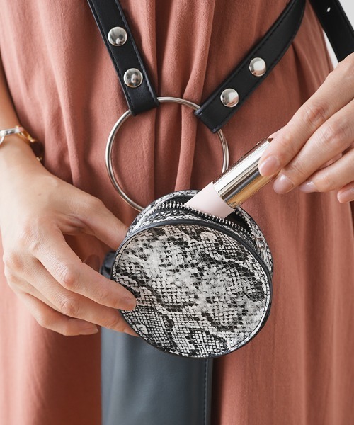 Futier land（フューティアランド）の「リングショルダーミニバッグ（ショルダーバッグ・レディース・アイボリー/ブラック/グレイッシュベージュ/オレンジ/ブルーグレー・FREE）」の14枚目の写真