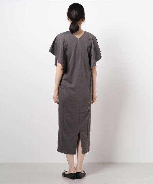 RIVE DROITE（リヴドロワ）の「【WEB限定】ラッフル袖ワンピース（ワンピース・レディース・ブラック/チャコールグレー/ベージュ・FREE）」の4枚目の写真