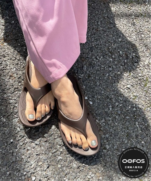 OOFOS(ウーフォス)の「【OOFOS/ウーフォス】ORIGINAL:サンダル◆(サンダル・レディース・ブラック/ブラウン/ベージュ/カーキ・22cm/23cm/25cm/24cm)」の3枚目の写真