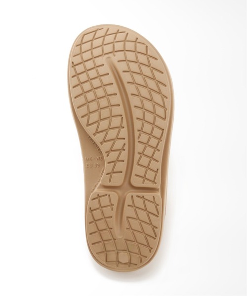 OOFOS(ウーフォス)の「【OOFOS/ウーフォス】ORIGINAL:サンダル◆(サンダル・レディース・ブラック/ブラウン/ベージュ/カーキ・22cm/23cm/25cm/24cm)」の19枚目の写真