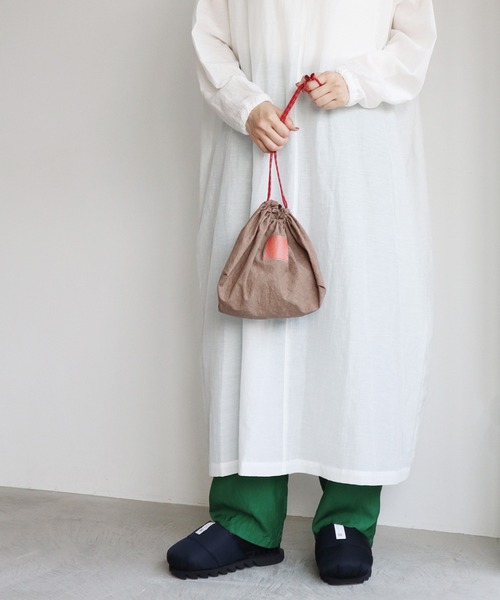 nitca（ニトカ）の「C/Lタイプライター巾着バック（エコバッグ/サブバッグ・レディース・ブラウン/オレンジ/ホワイト・FREE）」の11枚目の写真