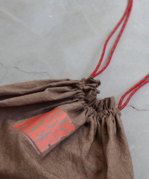 nitca（ニトカ）の「C/Lタイプライター巾着バック（エコバッグ/サブバッグ・レディース・ブラウン/オレンジ/ホワイト・FREE）」の5枚目の写真