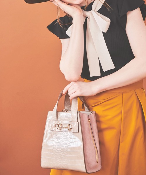 31 Sons de mode(トランテアン ソン ドゥ モード)の「クロコ×スエード配色バッグ(ショルダーバッグ・レディース・クリーム/ボルドー/ピンク・FREE)」の3枚目の写真