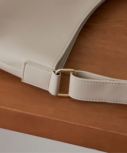 Libra Cue（リブラ キュー）の「【A4サイズ収納可】ワンハンドルショルダー（ショルダーバッグ・レディース・ブラック/ライトグレー/ブラウン・FREE）」の19枚目の写真