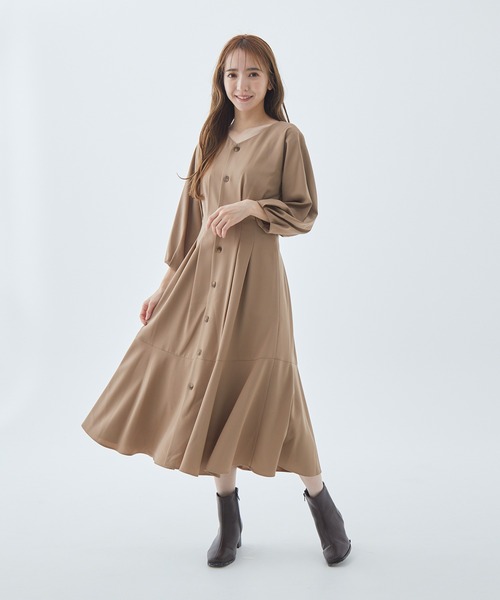 Fabulous Angela（ファビュラスアンジェラ）の「2wayタックワンピース（ワンピース・レディース・グレイッシュベージュ/ネイビー/ブラック/ベージュ・FREE）」の3枚目の写真