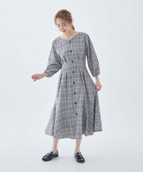 Fabulous Angela（ファビュラスアンジェラ）の「2wayタックワンピース（ワンピース・レディース・グレイッシュベージュ/ネイビー/ブラック/ベージュ・FREE）」の22枚目の写真