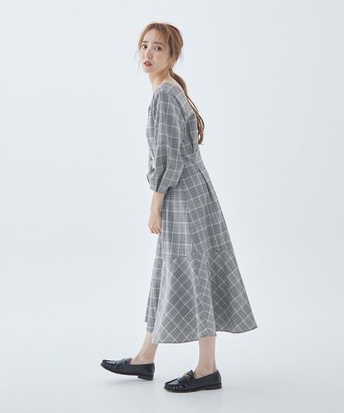 Fabulous Angela（ファビュラスアンジェラ）の「2wayタックワンピース（ワンピース・レディース・グレイッシュベージュ/ネイビー/ブラック/ベージュ・FREE）」の7枚目の写真