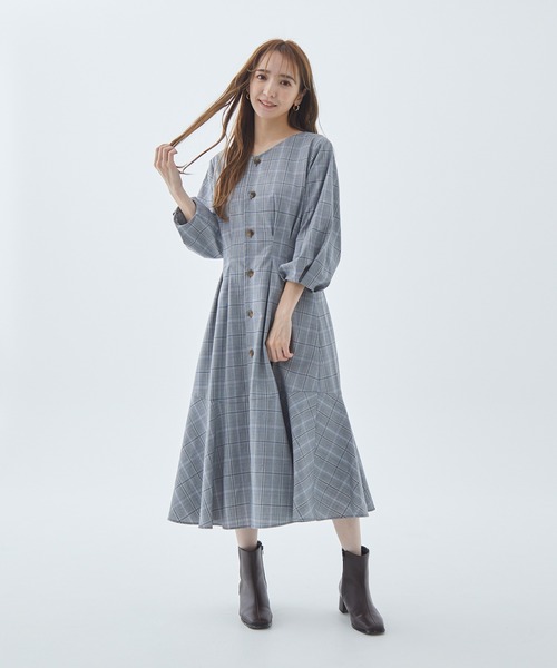 Fabulous Angela（ファビュラスアンジェラ）の「2wayタックワンピース（ワンピース・レディース・グレイッシュベージュ/ネイビー/ブラック/ベージュ・FREE）」の17枚目の写真