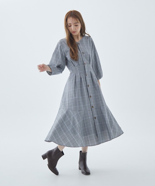 Fabulous Angela（ファビュラスアンジェラ）の「2wayタックワンピース（ワンピース・レディース・グレイッシュベージュ/ネイビー/ブラック/ベージュ・FREE）」の13枚目の写真