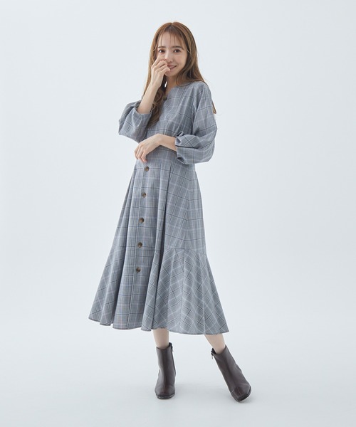 Fabulous Angela（ファビュラスアンジェラ）の「2wayタックワンピース（ワンピース・レディース・グレイッシュベージュ/ネイビー/ブラック/ベージュ・FREE）」の16枚目の写真