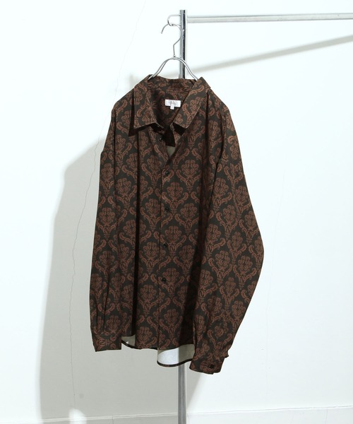 NILWAY（ニルウェイ）の「総柄トロミ長袖オーバーサイズシャツ/柄シャツ（シャツ/ブラウス・メンズ・ホワイト系/ブラック系/ブラック系1/ブラック系2/ブラック系3/ブラック系4/グレー系/ブラウン系/ブラウン系1/ブルー系/ホワイト系1/ブラック系5/ホワイト系2/ブラック系6/ブラウン系2/ブルー系1/ブラック系7/ブラウン系3/ブラック系8/キャメル/ダークブラウン系/ベージュ系/グレー系1/ブルー系2/ブラック系9/ブラック系その他/グレー系2/ブラウン系4/ホワイト系3/ホワイト系5/ブラック系その他2/ホワイト系4/ブラック系その他3/ブラック系その他4/ベージュ系3/ベージュ系2/ブラック系その他5・MEDIUM/LARGE）」の13枚目の写真