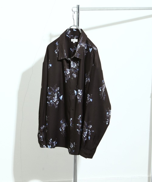 NILWAY（ニルウェイ）の「総柄トロミ長袖オーバーサイズシャツ/柄シャツ（シャツ/ブラウス・メンズ・ホワイト系/ブラック系/ブラック系1/ブラック系2/ブラック系3/ブラック系4/グレー系/ブラウン系/ブラウン系1/ブルー系/ホワイト系1/ブラック系5/ホワイト系2/ブラック系6/ブラウン系2/ブルー系1/ブラック系7/ブラウン系3/ブラック系8/キャメル/ダークブラウン系/ベージュ系/グレー系1/ブルー系2/ブラック系9/ブラック系その他/グレー系2/ブラウン系4/ホワイト系3/ホワイト系5/ブラック系その他2/ホワイト系4/ブラック系その他3/ブラック系その他4/ベージュ系3/ベージュ系2/ブラック系その他5・MEDIUM/LARGE）」の17枚目の写真