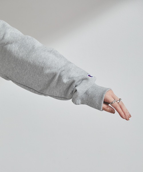 Champion（チャンピオン）の「【Champion】人気のカレッジロゴ。クルーネックスウェットシャツ（スウェット・レディース・グレー/ブラック/ホワイト・M/L）」の16枚目の写真