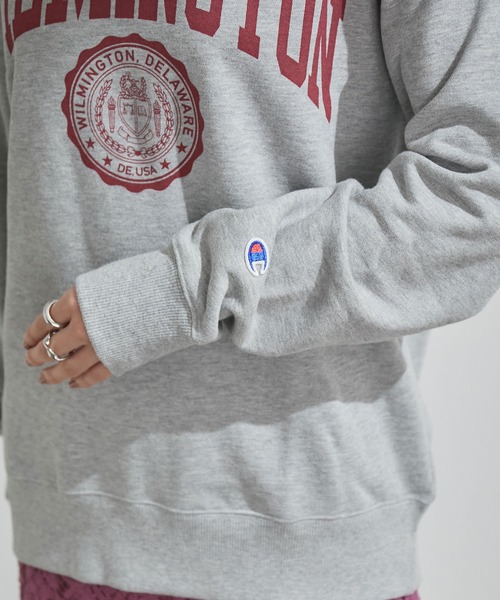 Champion（チャンピオン）の「【Champion】人気のカレッジロゴ。クルーネックスウェットシャツ（スウェット・レディース・グレー/ブラック/ホワイト・M/L）」の17枚目の写真