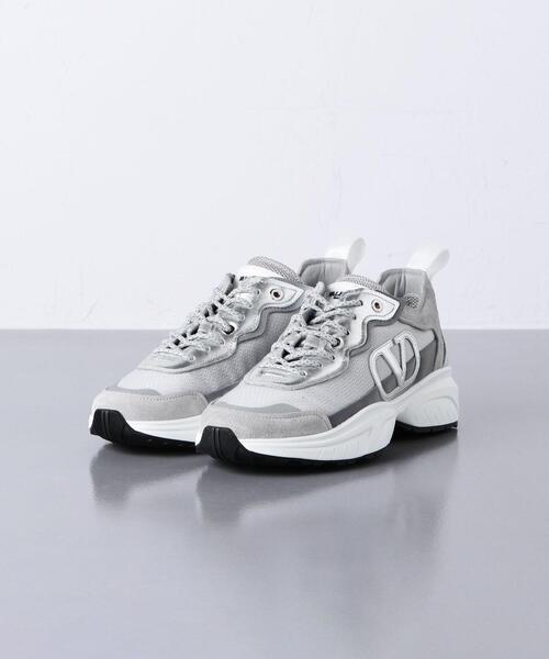 VALENTINO（ヴァレンティノ）の「＜VALENTINO（ヴァレンティノ）＞V ロゴ ダッドスニーカー ■■■（スニーカー・レディース・グレー・36h/35h/36/37h/35/37/38）」の2枚目の写真