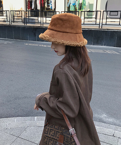 c.u.l（シーユーエル）の「【c.u.l】プードルボアムートンバケットハット cula282（ハット・レディース・ブラック/アイボリー/ブラウン/ベージュ・FREE）」の11枚目の写真