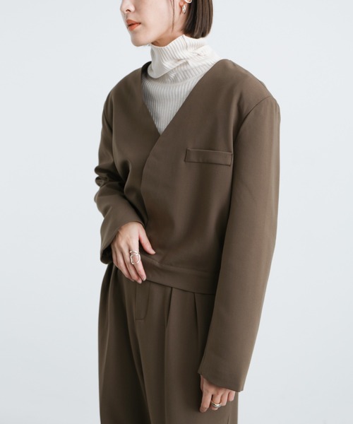 select MOCA（セレクトモカ）の「ノーカラーベルトデザインセットアップ（セットアップ・レディース・チャコールグレー/ブラウン/ライトベージュ・SMALL/MEDIUM）」の10枚目の写真