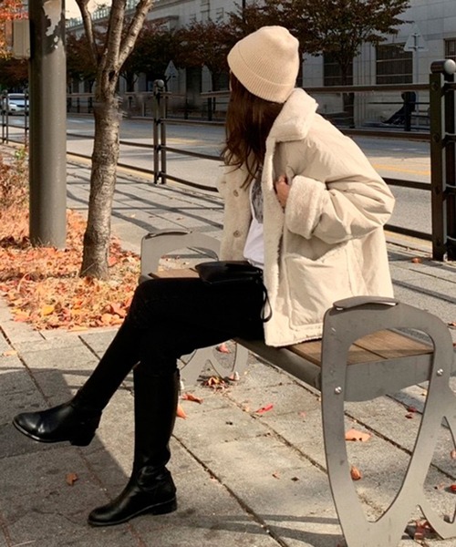 Doula Doula（ドゥーラドゥーラ）の「リバーシブルボアジャケット（ブルゾン・レディース・ネイビー/オフホワイト・FREE）」の4枚目の写真