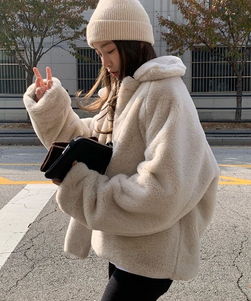 Doula Doula（ドゥーラドゥーラ）の「リバーシブルボアジャケット（ブルゾン・レディース・ネイビー/オフホワイト・FREE）」の6枚目の写真