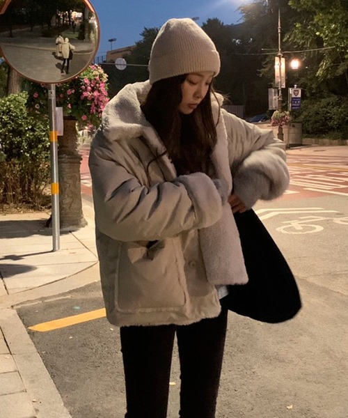 Doula Doula（ドゥーラドゥーラ）の「リバーシブルボアジャケット（ブルゾン・レディース・ネイビー/オフホワイト・FREE）」の7枚目の写真