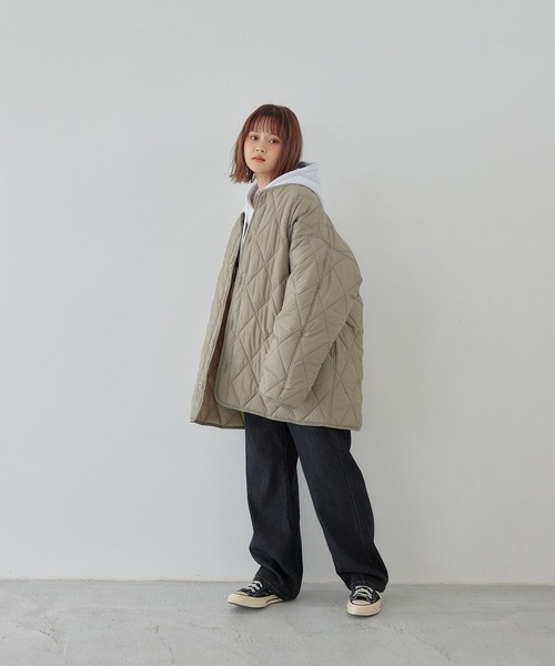 flaner(フラネ)の「Loose quilting jacket / ルーズキルティングジャケット(ミリタリージャケット・レディース・グレイッシュベージュ/カーキ/ブラック・FREE)」の16枚目の写真