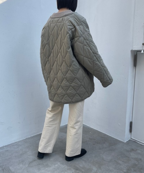 flaner(フラネ)の「Loose quilting jacket / ルーズキルティングジャケット(ミリタリージャケット・レディース・グレイッシュベージュ/カーキ/ブラック・FREE)」の11枚目の写真