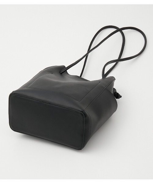 AZUL by moussy(アズールバイマウジー)の「THIN STRAPS TOTE BAG/シンストラップトートバッグ(トートバッグ・レディース・ブラック/ライトブルー/ライトブラウン・FREE)」の7枚目の写真