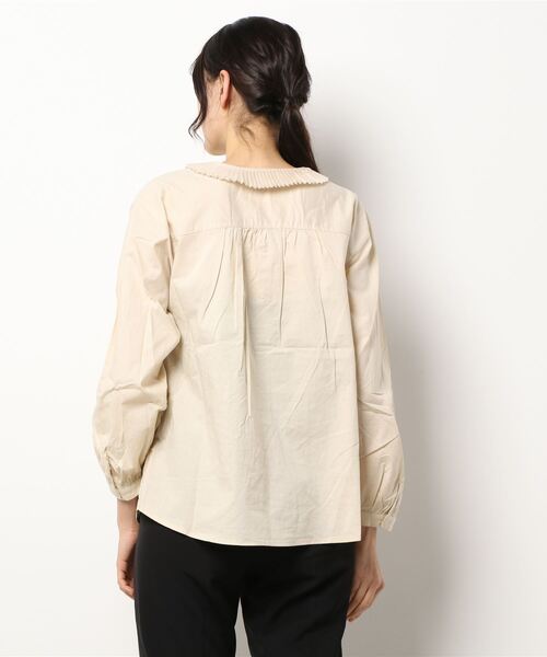 Samansa Mos2（サマンサ モスモス）の「襟プリーツ前開きブラウス（シャツ/ブラウス・レディース・ブラック/オフホワイト/キナリ・ﾌﾘ-）」の4枚目の写真