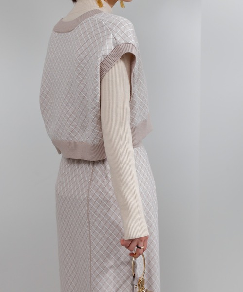 COLONY 2139（コロニートゥーワンスリーナイン）の「綿アクリルジャガードニットベスト（ベスト・レディース・ブラック/ベージュ/グリーン・FREE）」の16枚目の写真