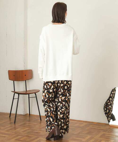 SENSE OF PLACE by URBAN RESEARCH（センスオブプレイスバイアーバンリサーチ）の「2WAYロゴスウェットシャツ（スウェット・レディース・オフホワイト/ネイビー/オレンジ・ONE）」の16枚目の写真