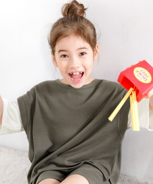 Bee des Bee（ビーデスビー）の「半袖セットアップ（セットアップ・キッズ・チャコール・120cm/150cm/140cm/100cm/110cm/130cm）」の8枚目の写真