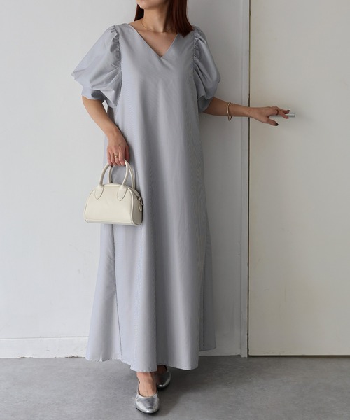 Riberry（リベリー）の「Vネックパフスリーブワンピース【無地/ストライプ】（ワンピース・レディース・ネイビー/オレンジ/グリーン/ブラック/ライトカーキ/ブルー/ブルー系/ピンク/アイボリー/ネイビー系/ライトグレー/ライトピンク/ベージュ/ライトイエロー・MEDIUM）」の9枚目の写真