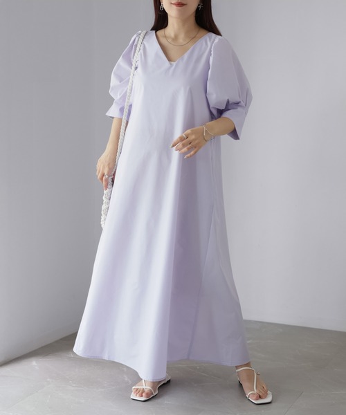 Riberry（リベリー）の「Vネックパフスリーブワンピース【無地/ストライプ】（ワンピース・レディース・ネイビー/オレンジ/グリーン/ブラック/ライトカーキ/ブルー/ブルー系/ピンク/アイボリー/ネイビー系/ライトグレー/ライトピンク/ベージュ/ライトイエロー/ライトブルー/ライトパープル・MEDIUM）」の13枚目の写真