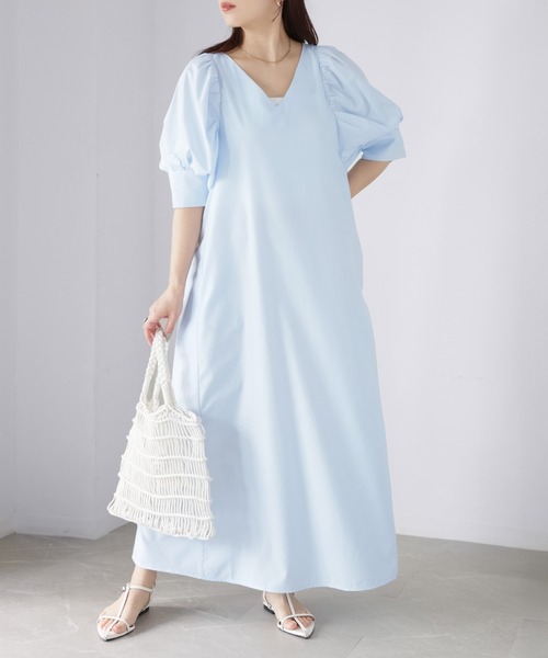 Riberry（リベリー）の「Vネックパフスリーブワンピース【無地/ストライプ】（ワンピース・レディース・ネイビー/オレンジ/グリーン/ブラック/ライトカーキ/ブルー/ブルー系/ピンク/アイボリー/ネイビー系/ライトグレー/ライトピンク/ベージュ/ライトイエロー/ライトブルー/ライトパープル・MEDIUM）」の8枚目の写真