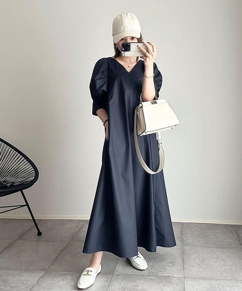 Riberry（リベリー）の「Vネックパフスリーブワンピース【無地/ストライプ】（ワンピース・レディース・ネイビー/オレンジ/グリーン/ブラック/ライトカーキ/ブルー/ブルー系/ピンク/アイボリー/ネイビー系/ライトグレー/ライトピンク/ベージュ/ライトイエロー・MEDIUM）」の17枚目の写真