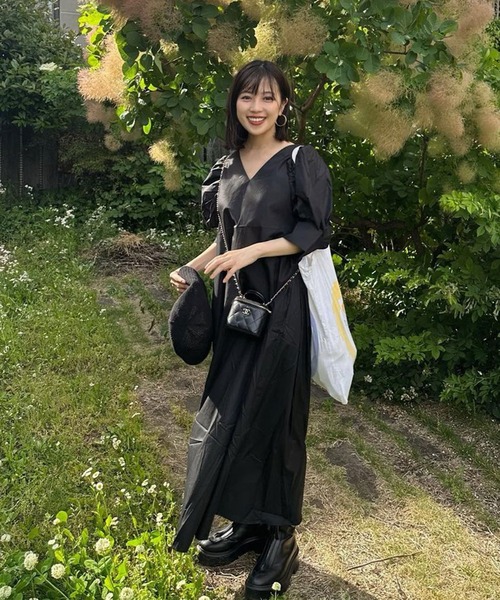 Riberry（リベリー）の「Vネックパフスリーブワンピース【無地/ストライプ】（ワンピース・レディース・ネイビー/オレンジ/グリーン/ブラック/ライトカーキ/ブルー/ブルー系/ピンク/アイボリー/ネイビー系/ライトグレー/ライトピンク/ベージュ/ライトイエロー・MEDIUM）」の22枚目の写真