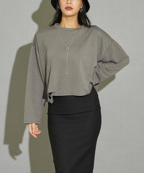 ANAP（アナップ）の「クロップドダメージミニ裏毛トップスカットソー（Tシャツ/カットソー・レディース・ライトグレー/グリーン/ダークグレー/グレイッシュベージュ・FREE）」の3枚目の写真