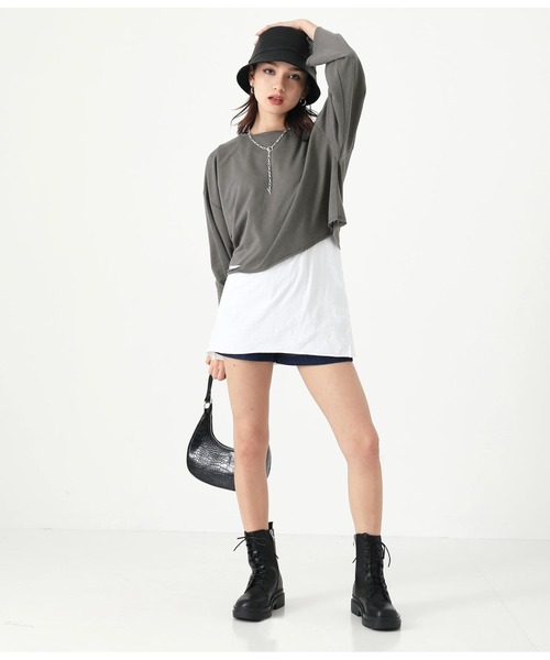 ANAP（アナップ）の「クロップドダメージミニ裏毛トップスカットソー（Tシャツ/カットソー・レディース・ライトグレー/グリーン/ダークグレー/グレイッシュベージュ・FREE）」の10枚目の写真