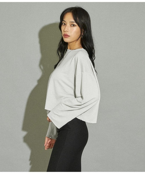 ANAP（アナップ）の「クロップドダメージミニ裏毛トップスカットソー（Tシャツ/カットソー・レディース・ライトグレー/グリーン/ダークグレー/グレイッシュベージュ・FREE）」の13枚目の写真