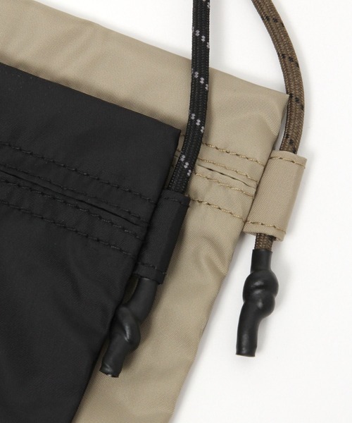 LEPSIM(レプシィム)の「【BROWN THEATRE PRODUCTSコラボ】ショルダーポーチ 267738(ボディバッグ/ウエストポーチ・レディース・ブラック/ベージュ・ONE SIZE)」の7枚目の写真