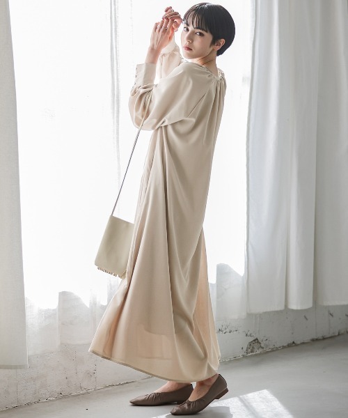 La-gemme（ラジェム）の「くるみボタンワンピース（ワンピース・レディース・オフホワイト/ブラック/グレイッシュベージュ・C/フリー）」の15枚目の写真