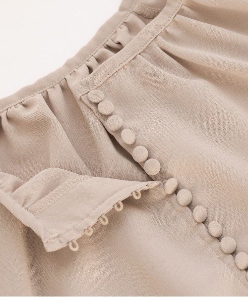 La-gemme（ラジェム）の「くるみボタンワンピース（ワンピース・レディース・オフホワイト/ブラック/グレイッシュベージュ・C/フリー）」の19枚目の写真