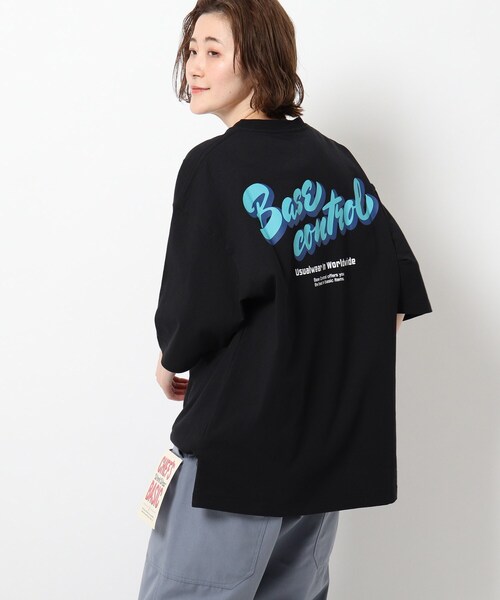 BASECONTROL(ベースコントロール)の「◆ロゴグラフィックバリエーション コットン天竺 半袖Tシャツ(Tシャツ/カットソー・レディース・アイボリー/ブラック系/ブラック系1/ベージュ系/ベージュ系1/アイボリー系/アイボリー系1/ブルー系5/ブルー系6/ライトブルー/ブラック/ベージュ・99)」の3枚目の写真