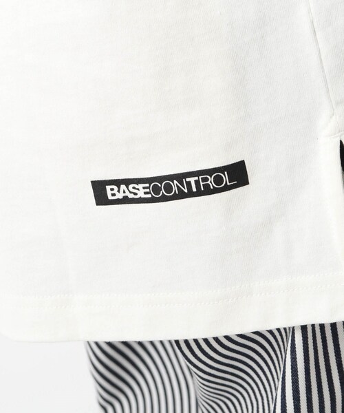 BASECONTROL(ベースコントロール)の「◆ロゴグラフィックバリエーション コットン天竺 半袖Tシャツ(Tシャツ/カットソー・レディース・アイボリー/ブラック系/ブラック系1/ベージュ系/ベージュ系1/アイボリー系/アイボリー系1/ブルー系5/ブルー系6/ライトブルー/ブラック/ベージュ・99)」の16枚目の写真
